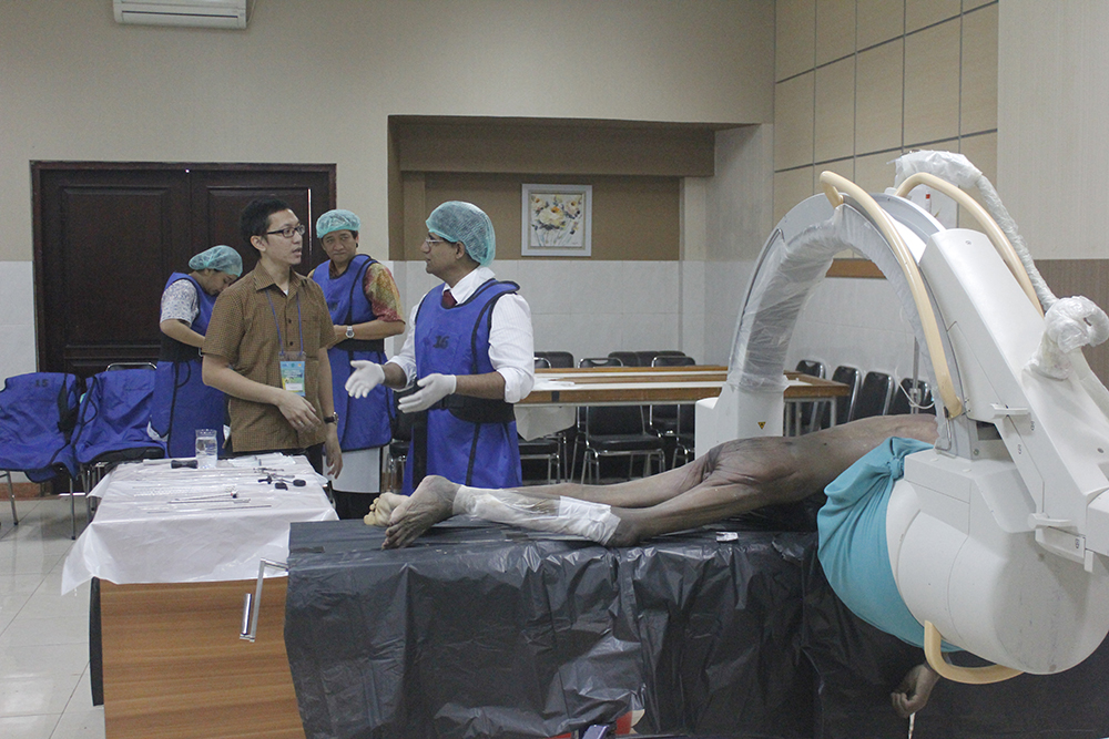 Back Pain Treatment in Pune | Spine Specialist